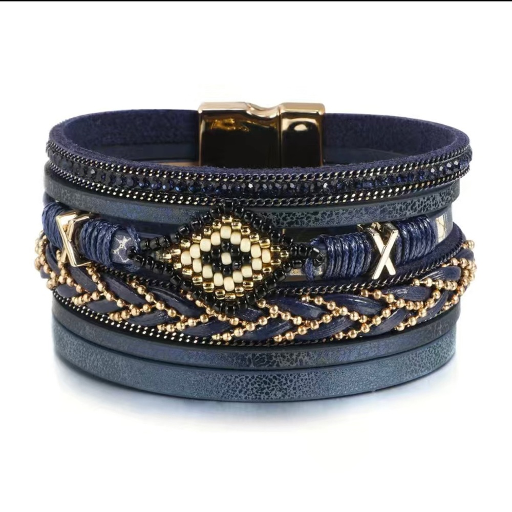🆕 Beautiful, multi-layer magnetic clasp bracelet.